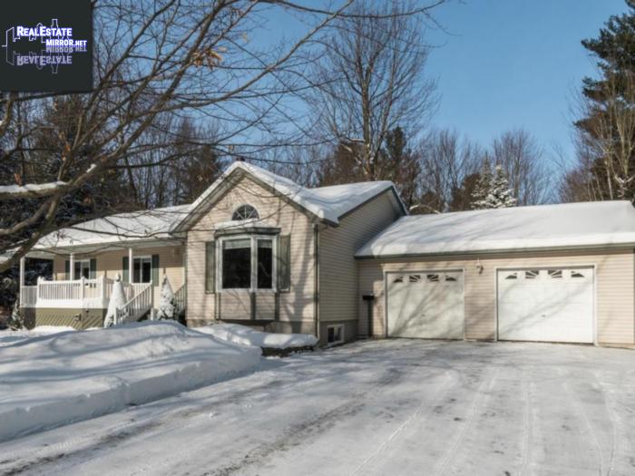 Property 8 Flesher Crescent N main img