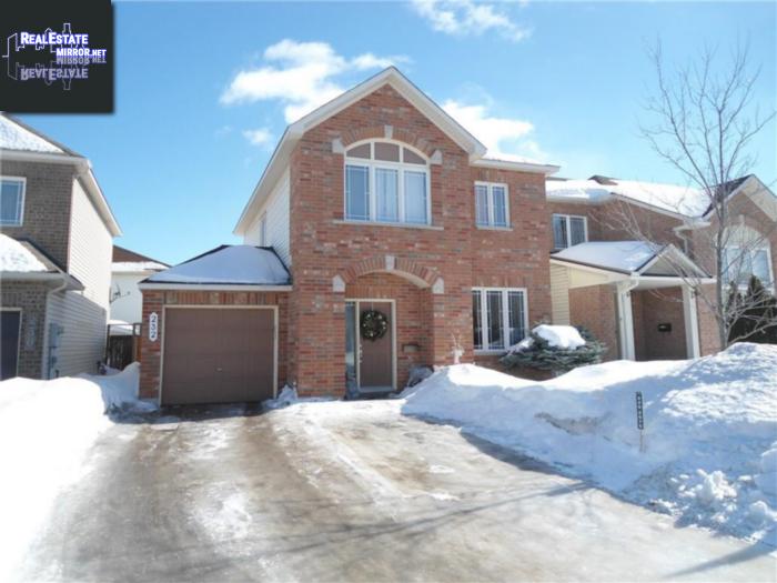 Property 232 Highpointe Crescent main img
