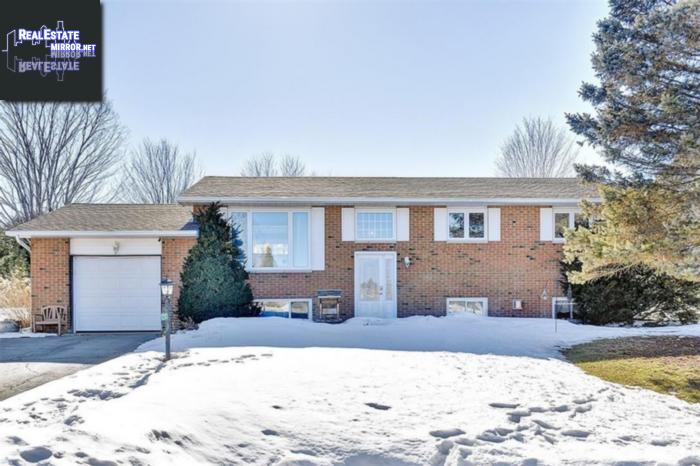 Property 2293 Edward Kidd Crescent main img