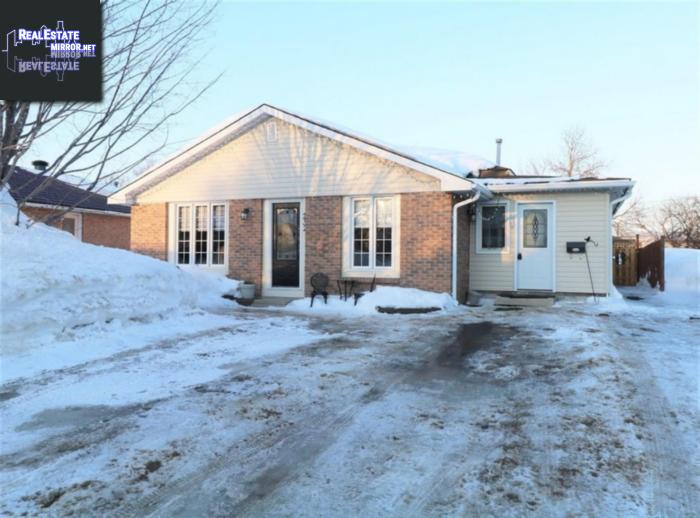 Property 232 Edward Street S main img