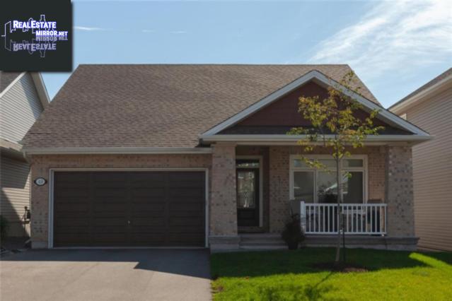 Property 49 Astrolabe Place main img