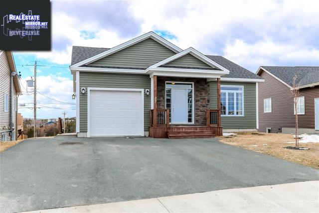 Property 27 Challenger Crescent main img