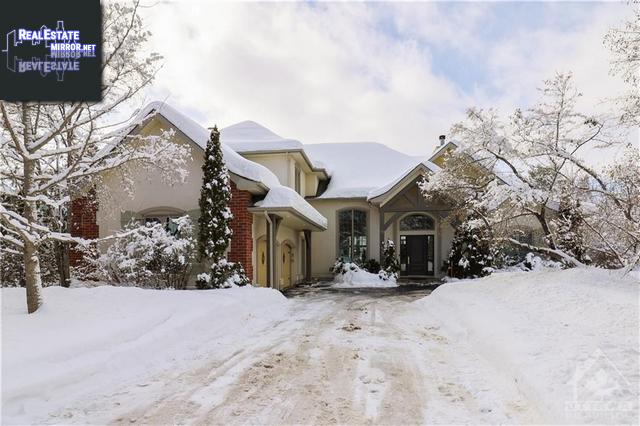 Property 15 Lakeway Drive main img