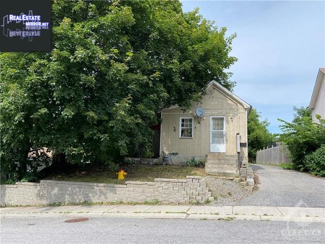 Property 353 Lanark Street main img