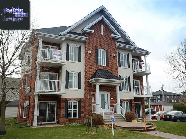 Property #5-26 Place de Chambord main img