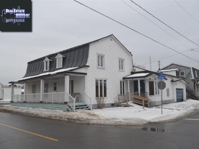 Property 845 Av. Principale main img
