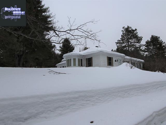 Property 2133 Ch. De La Croix main img