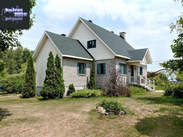 Property 13375 Rue Des Bouleaux main img