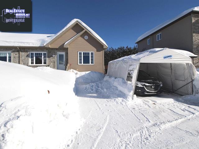 Property 881 Av. Des Dalles main img