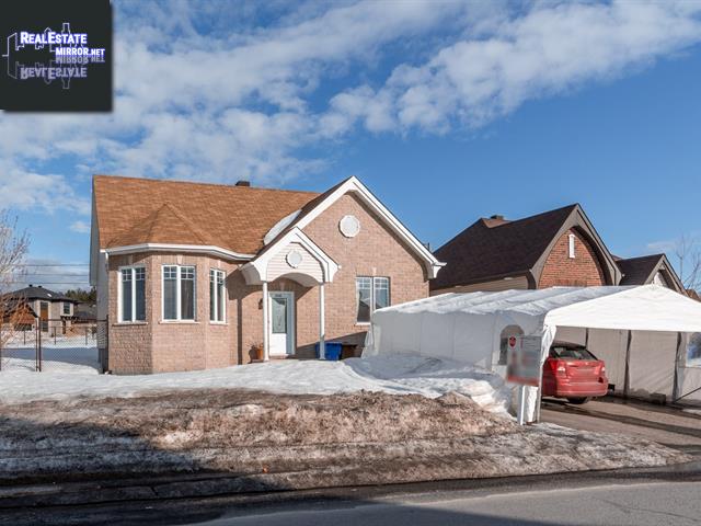 Property 2548 Rue Adhemar-Raynault main img