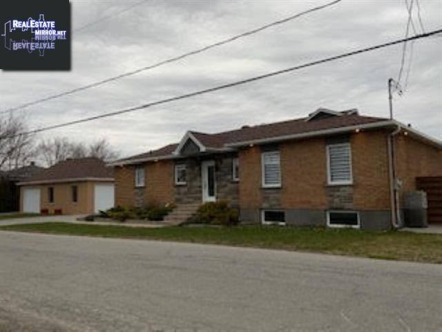 Property 219 Rue Meloche main img