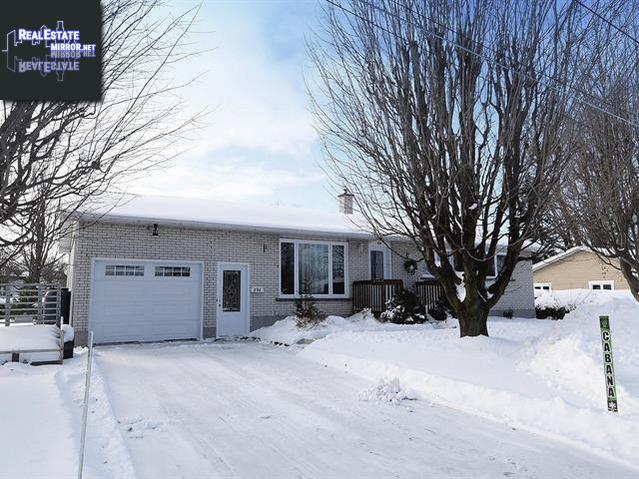 Property 896 Rue Desnoyers main img