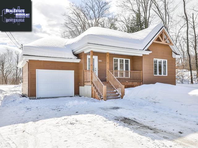 Property 381 Rue De Val-Des-Bois main img