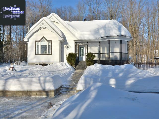 Property 104 Rue Emmanuelle main img