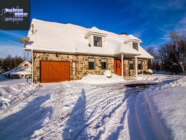 Property 2400 Ch. Tourville main img