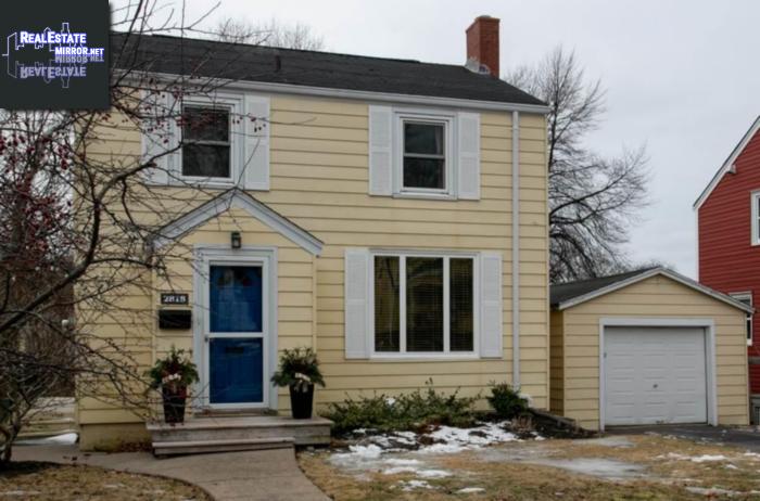 Property 2818 Connaught Avenue main img