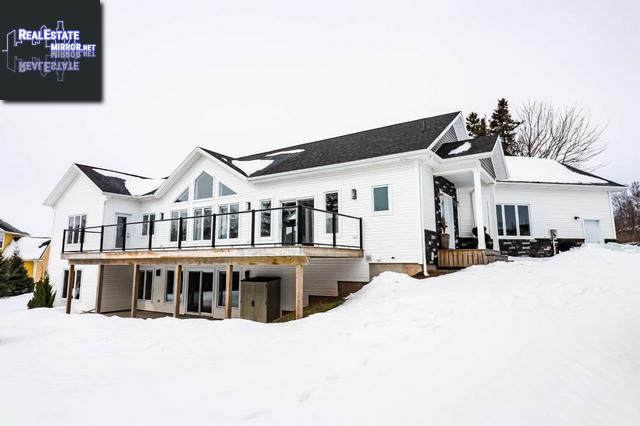 Property 84 England Circle main img