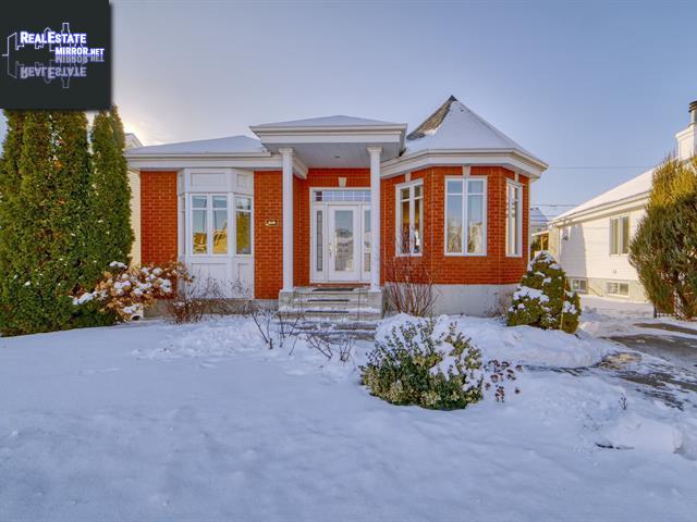 Property 1668 Rue Alexandre-Rouillier main img