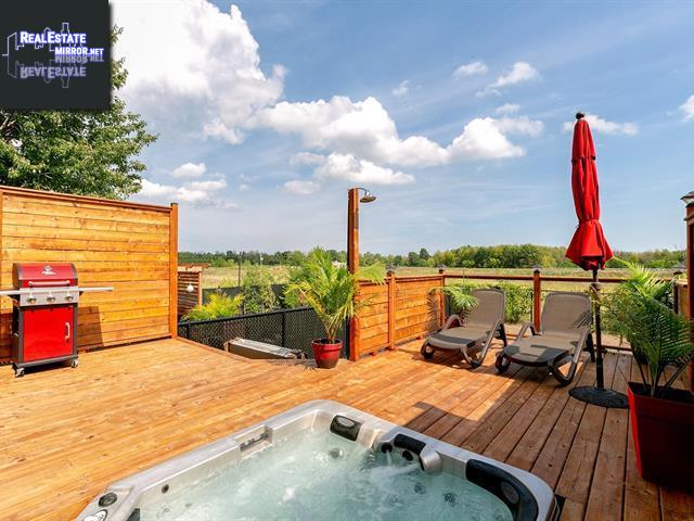 Property 236 Rue Dupuis main img