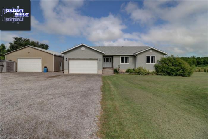 Property 735 Bruce County Road 33 main img