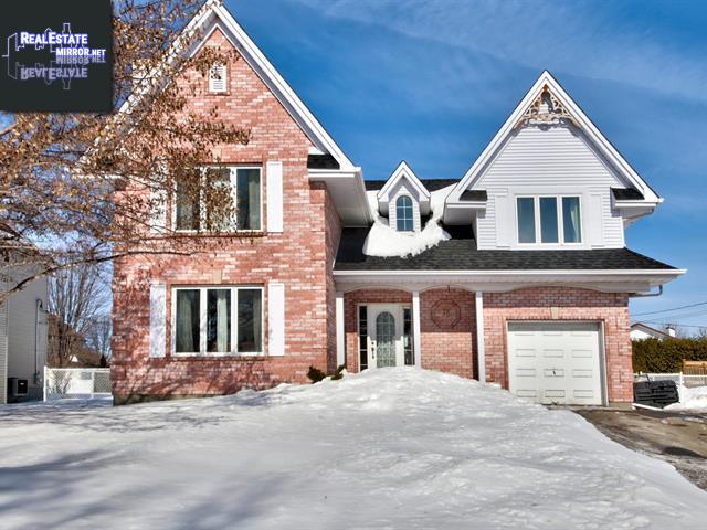 Property 15 Rue Francoise-Cuillerier main img