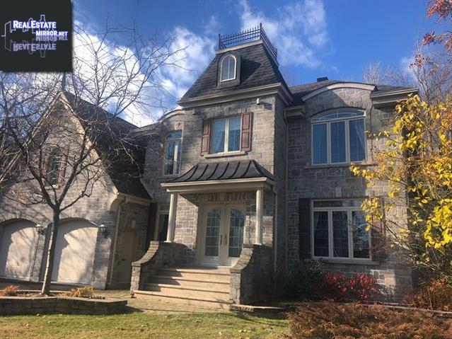 Property 1032 Rue J.-A.-Desormiers main img