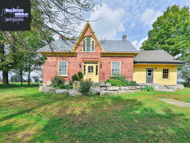 Property 1555 Ch. Du Coteau-Des-Hetres main img