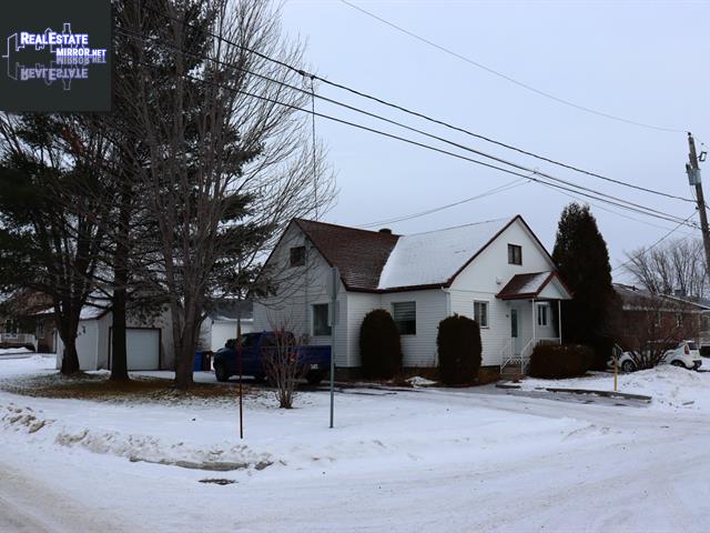 Property 5661 Av. Des Franciscaines main img
