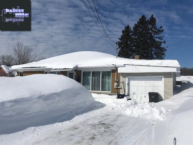 Property 8493 Av. Des Grands-Jardins main img