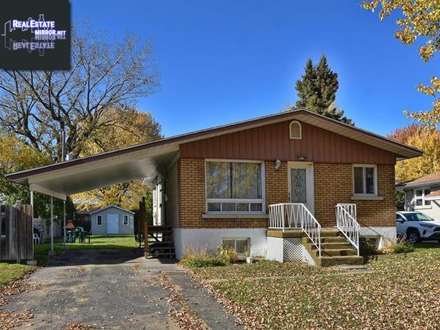Property 1616 Rue Perrault main img