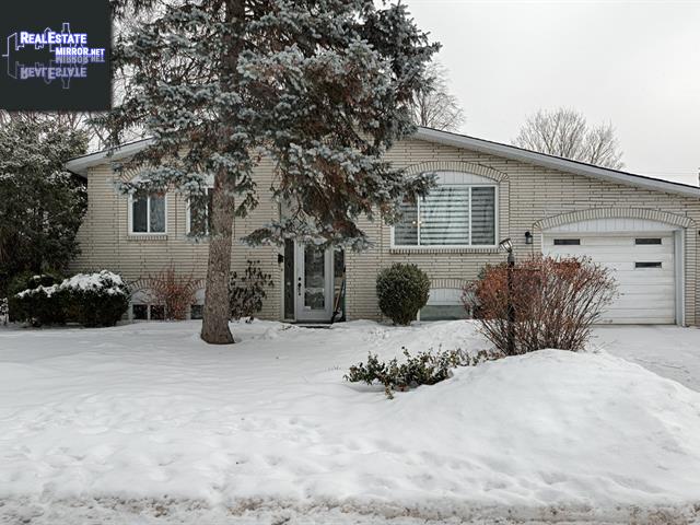 Property 345 Rue De La Salle main img