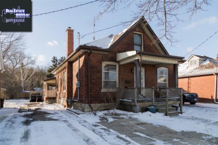 Property 208 Colborne Street W main img