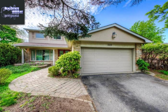 Property 225 Chebucto Drive main img