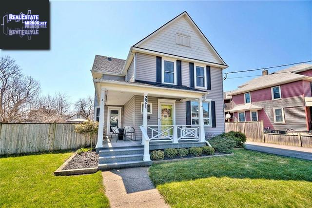 Property 221 Phipps Street main img
