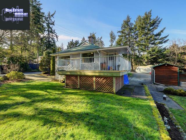 Property 1990 Dean Park Rd main img