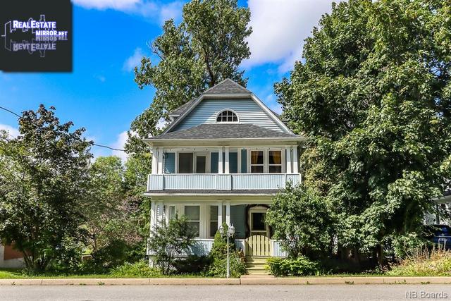Property 31 Centennial Road main img