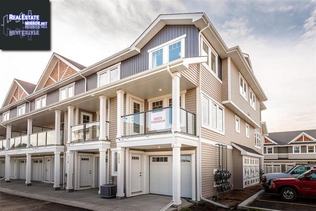 Property 209 315 Dickson Cres main img