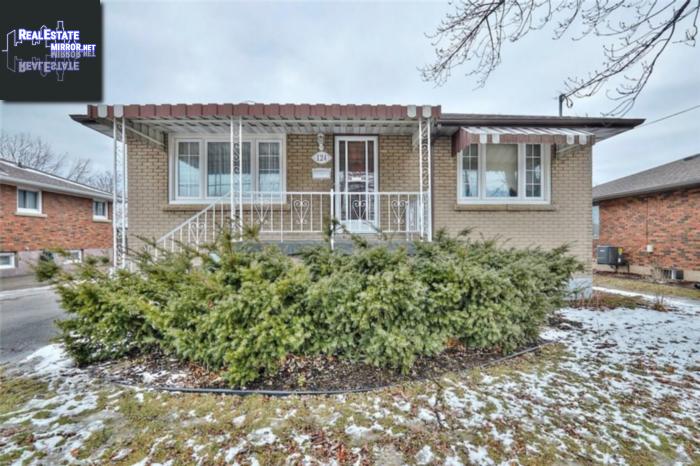 Property 124 Golden Boulevard E main img