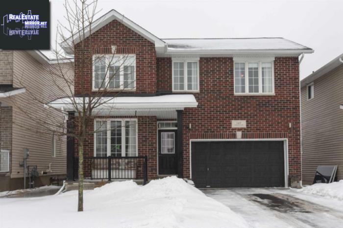 Property 1417 Crossfield Avenue main img