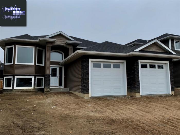 Property 217 Cowan Cres main img