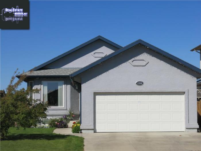 Property 1354 Denham Cres main img